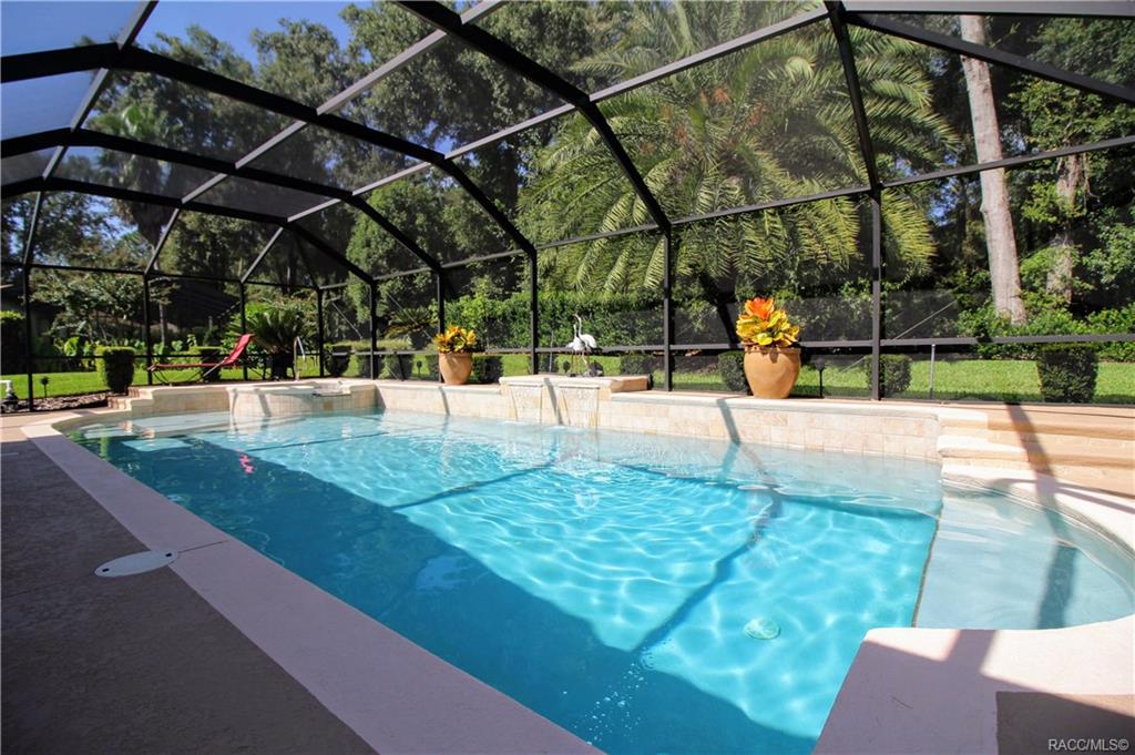home for sale at 9710 SW 190th Terrace Road, Dunnellon, FL 34432 in Rainbow Springs