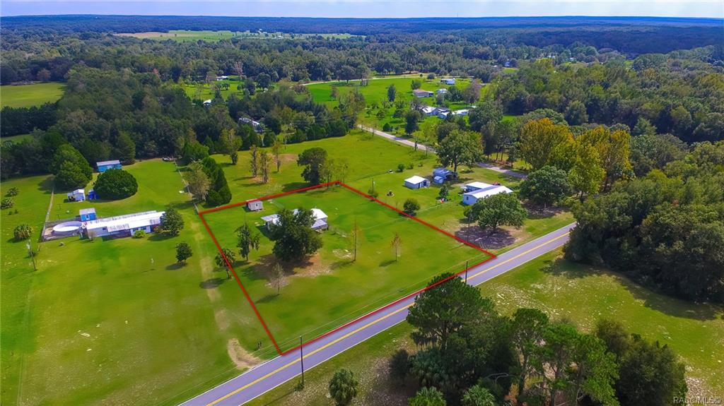 home for sale at 11581 Citrus Avenue, Crystal River, FL 34428 in Lake Rousseau