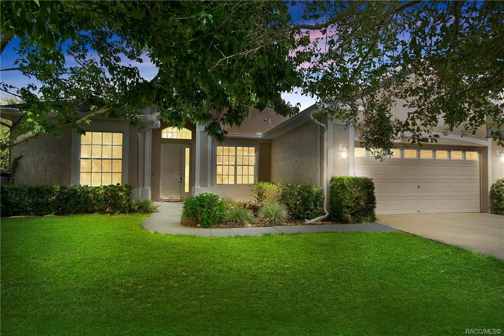 home for sale at 5668 W Hunters Ridge Circle, Lecanto, FL 34461 in Crystal Oaks