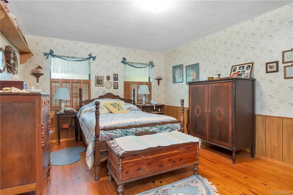 home for sale at 10510 N Silverlake Point, Dunnellon, FL 34434 in Cypress Point Acres