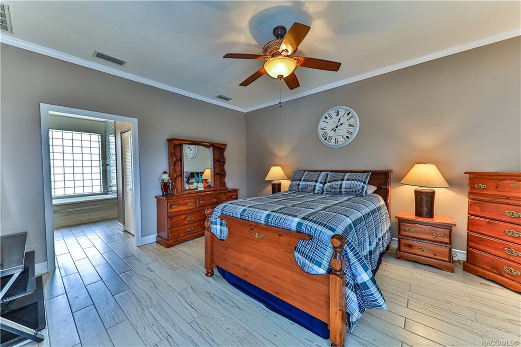 home for sale at 352 W Crestmont Court, Beverly Hills, FL 34465 in Laurel Ridge
