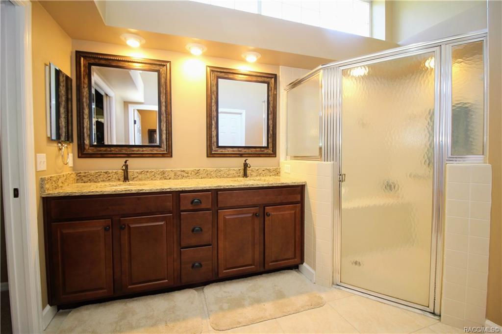 home for sale at 9710 SW 190th Terrace Road, Dunnellon, FL 34432 in Rainbow Springs
