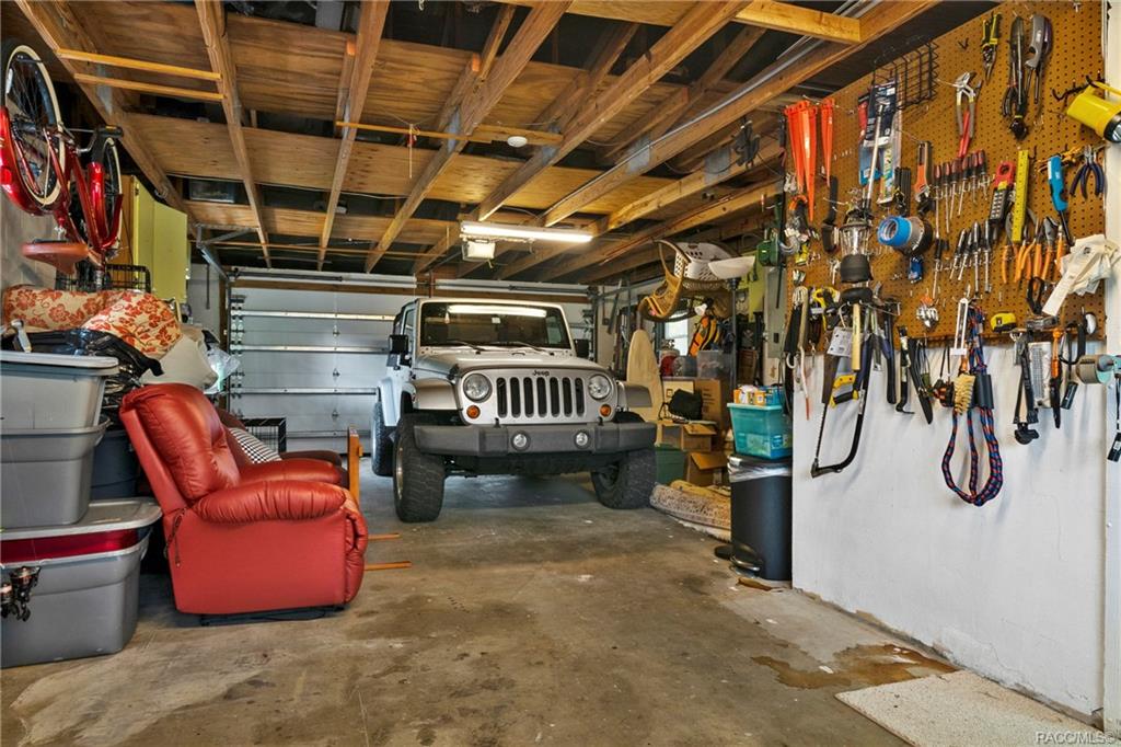 home for sale at 4435 S Purslane Drive, Homosassa, FL 34448 in Blue Water Forest