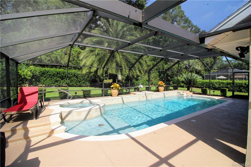 home for sale at 9710 SW 190th Terrace Road, Dunnellon, FL 34432 in Rainbow Springs