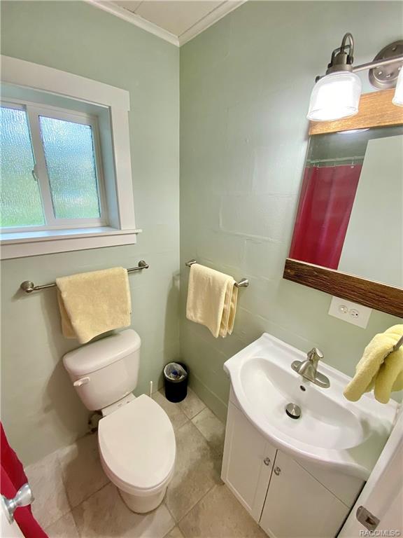home for sale at 5109 Riverside Drive, Yankeetown, FL 34498 in Levy County