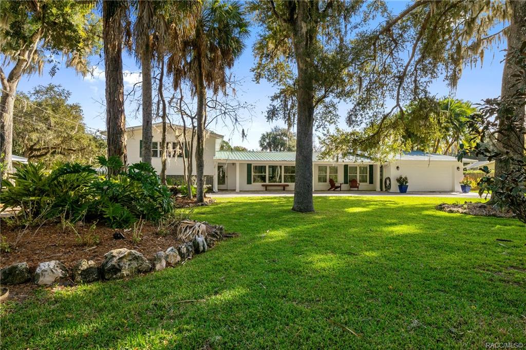 home for sale at 4435 S Purslane Drive, Homosassa, FL 34448 in Blue Water Forest