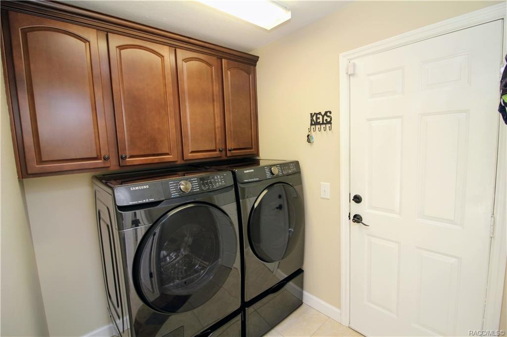 home for sale at 9710 SW 190th Terrace Road, Dunnellon, FL 34432 in Rainbow Springs