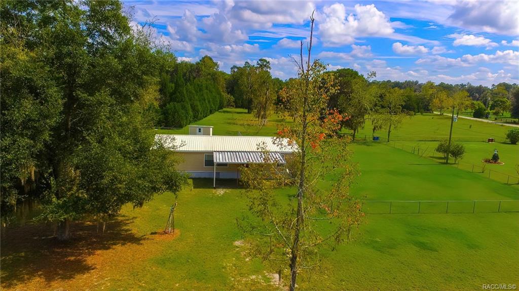 home for sale at 11581 Citrus Avenue, Crystal River, FL 34428 in Lake Rousseau