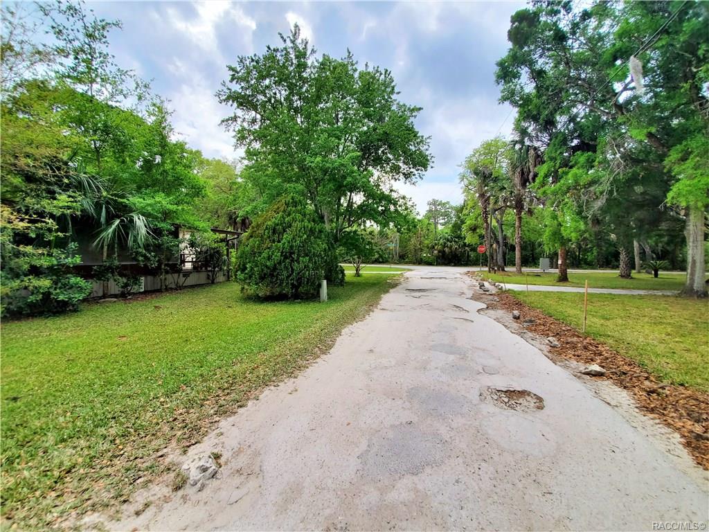 home for sale at 2699 S Stonebrook Drive, Homosassa, FL 34448 in Stonebrook Heights