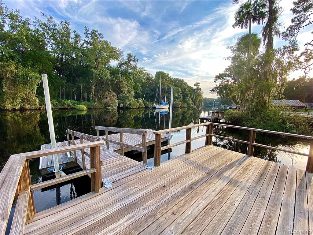 home for sale at 5109 Riverside Drive, Yankeetown, FL 34498 in Levy County