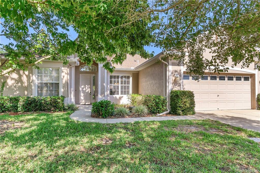 home for sale at 5668 W Hunters Ridge Circle, Lecanto, FL 34461 in Crystal Oaks