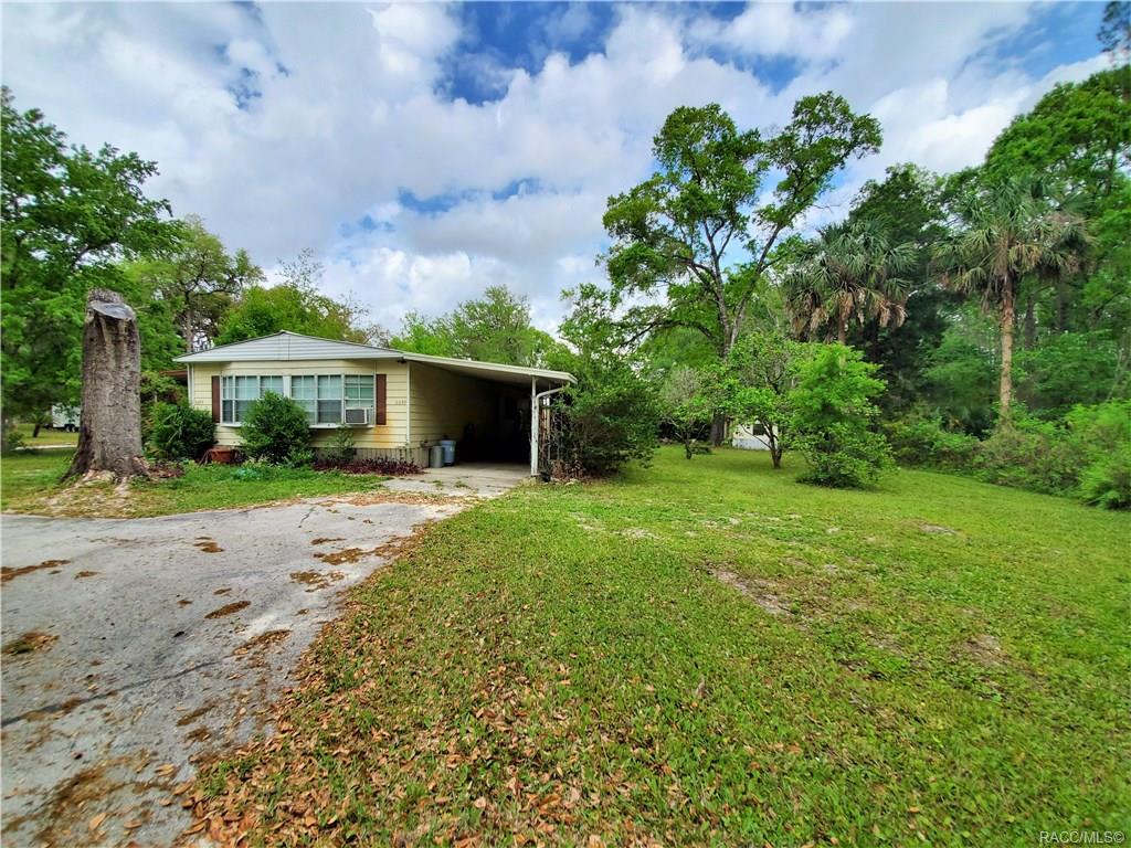 home for sale at 2699 S Stonebrook Drive, Homosassa, FL 34448 in Stonebrook Heights