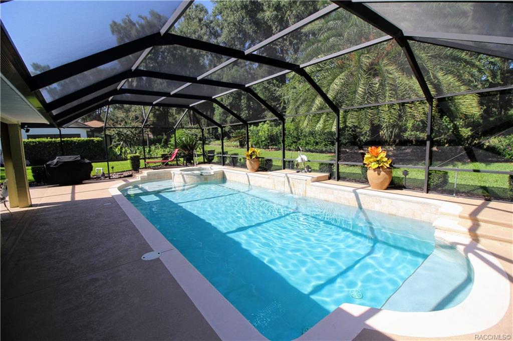 home for sale at 9710 SW 190th Terrace Road, Dunnellon, FL 34432 in Rainbow Springs