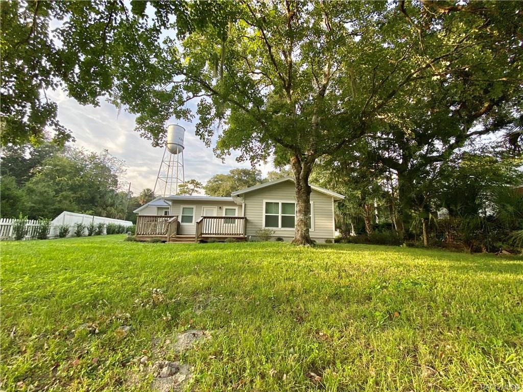 home for sale at 5109 Riverside Drive, Yankeetown, FL 34498 in Levy County