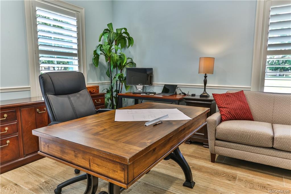 home for sale at 6001 W Nordling Loop, Crystal River, FL 34429 in Meadowcrest