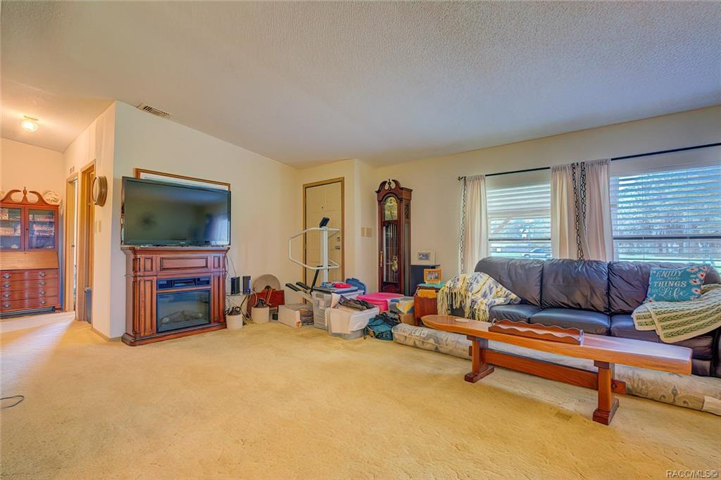 home for sale at 11581 Citrus Avenue, Crystal River, FL 34428 in Lake Rousseau