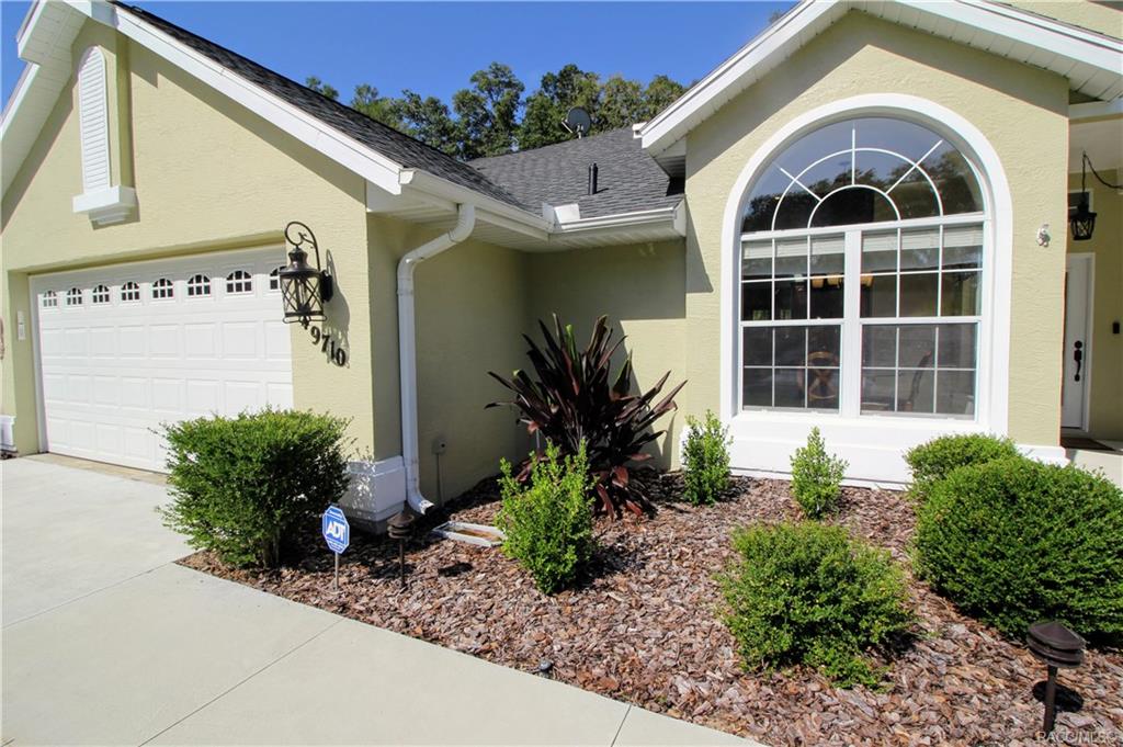 home for sale at 9710 SW 190th Terrace Road, Dunnellon, FL 34432 in Rainbow Springs