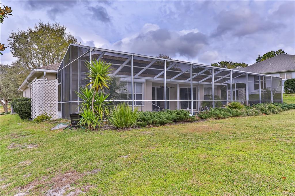 home for sale at 352 W Crestmont Court, Beverly Hills, FL 34465 in Laurel Ridge