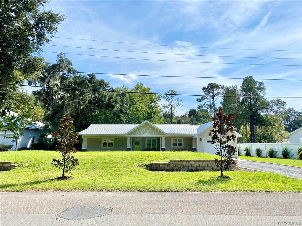 home for sale at 5109 Riverside Drive, Yankeetown, FL 34498 in Levy County