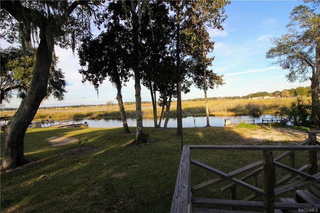home for sale at 9033 E Tsala Apopka Drive, Inverness, FL 34450 in Hickory Hill Retreats