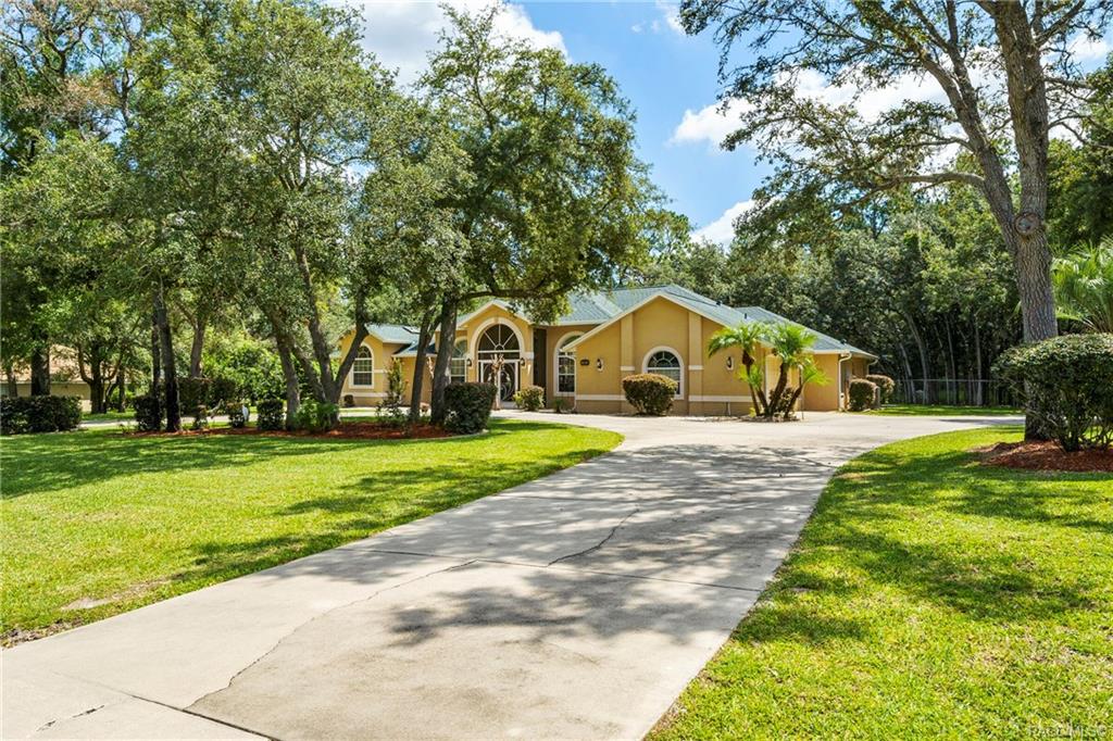 home for sale at 1991 W Tall Oaks Drive, Beverly Hills, FL 34465 in Pine Ridge