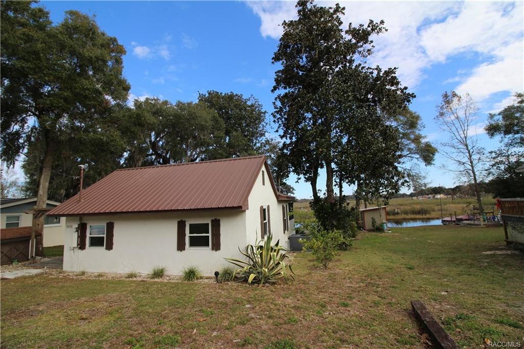 home for sale at 9033 E Tsala Apopka Drive, Inverness, FL 34450 in Hickory Hill Retreats