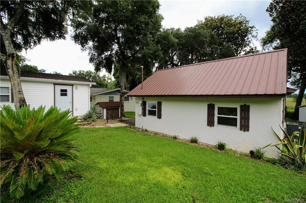 home for sale at 9033 E Tsala Apopka Drive, Inverness, FL 34450 in Hickory Hill Retreats