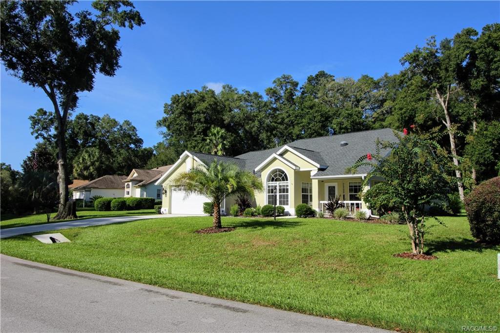 home for sale at 9710 SW 190th Terrace Road, Dunnellon, FL 34432 in Rainbow Springs