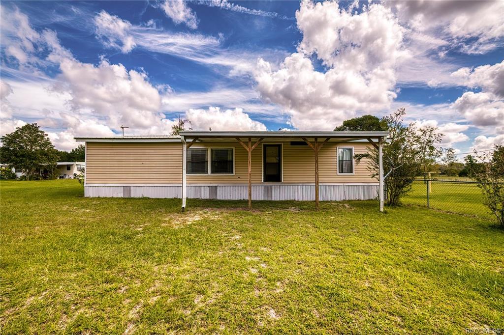 home for sale at 11581 Citrus Avenue, Crystal River, FL 34428 in Lake Rousseau