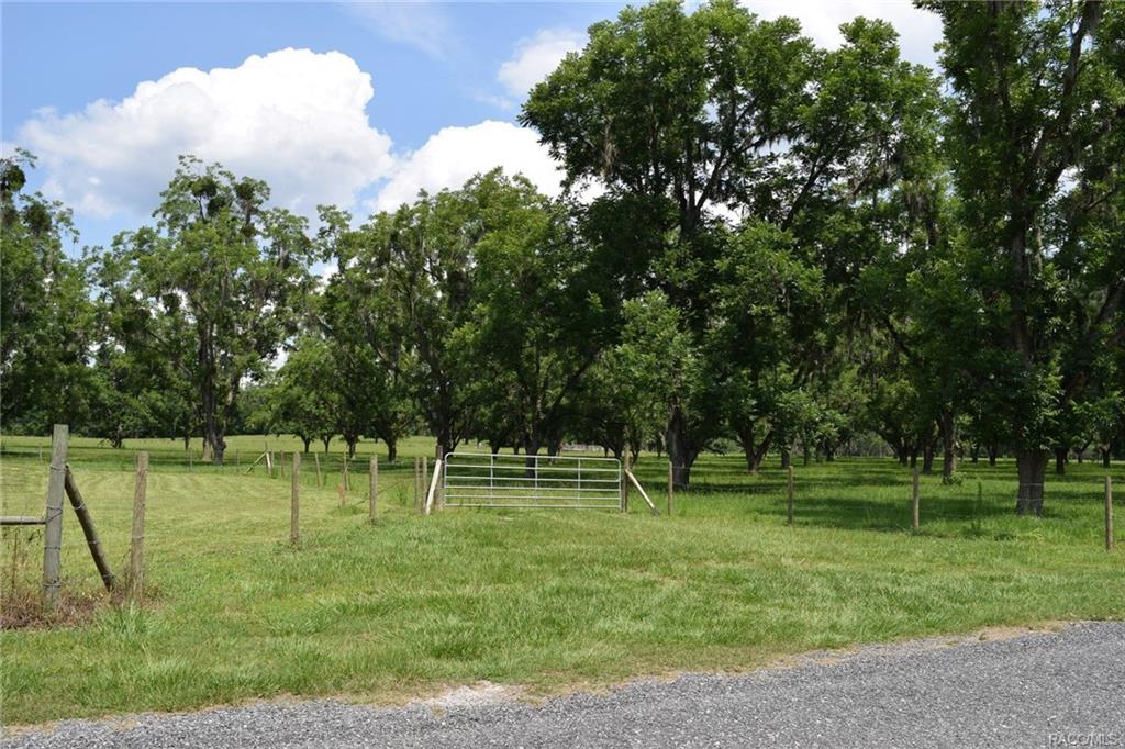 home for sale at 000 Price Road, Hawthorne, FL 32640 in Putnam County