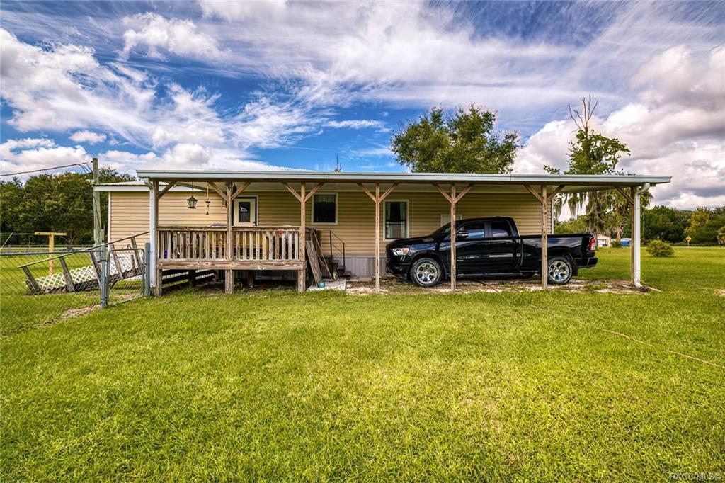 home for sale at 11581 Citrus Avenue, Crystal River, FL 34428 in Lake Rousseau