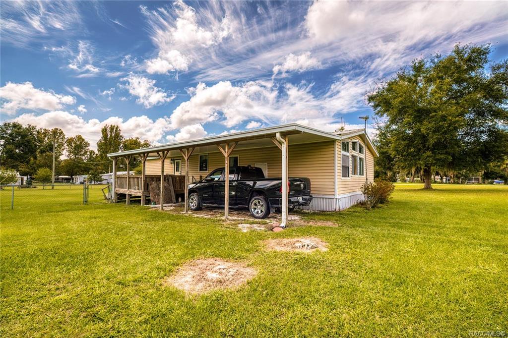 home for sale at 11581 Citrus Avenue, Crystal River, FL 34428 in Lake Rousseau