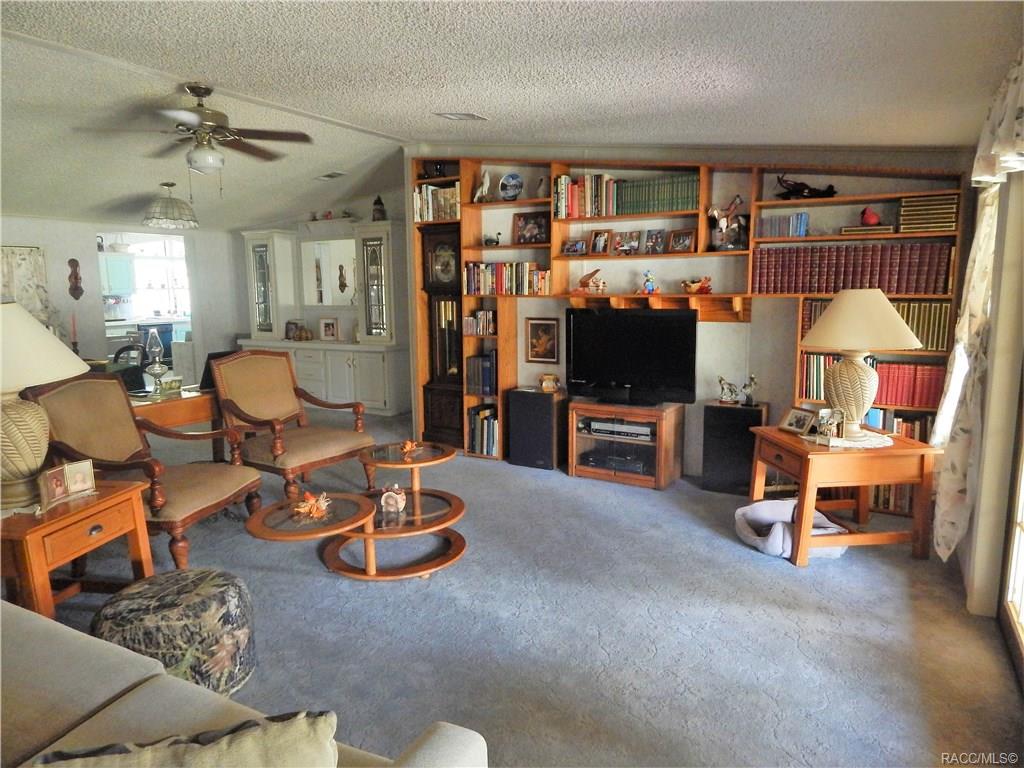 home for sale at 7651 SE 118th Avenue, Morriston, FL 32668 in Levy County