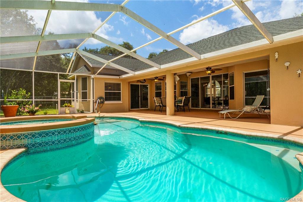 home for sale at 1991 W Tall Oaks Drive, Beverly Hills, FL 34465 in Pine Ridge