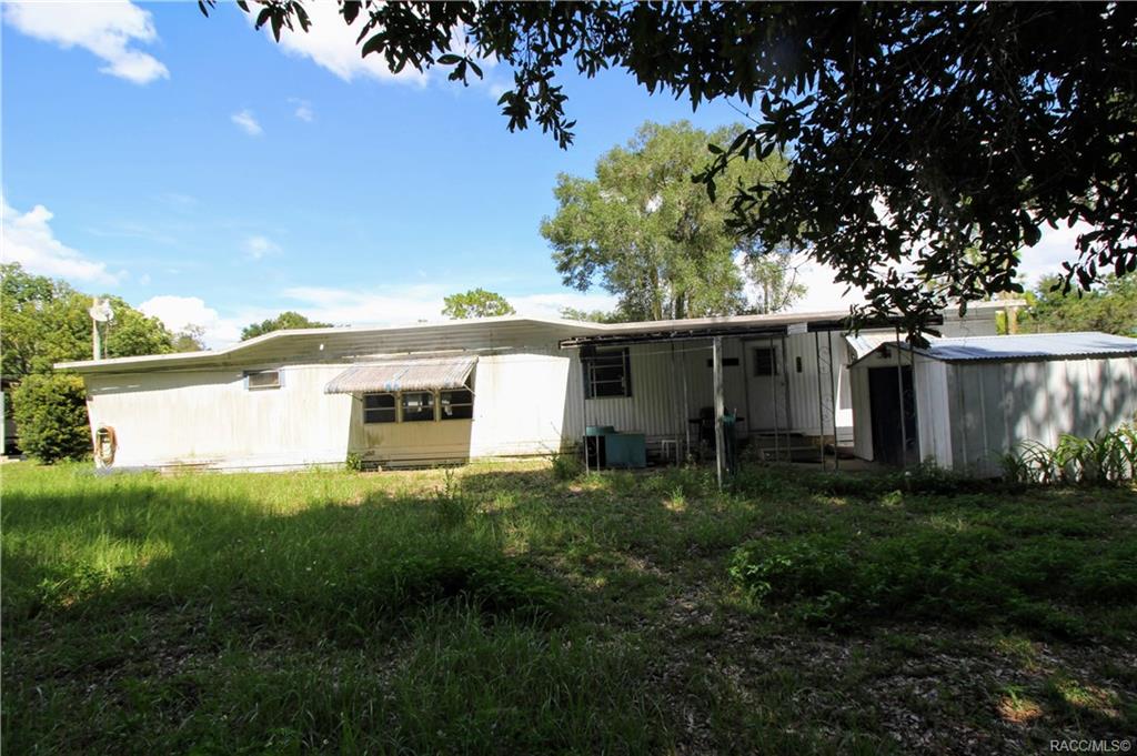 home for sale at 8370 S Lake Consuella Drive, Floral City, FL 34436 in Buckeye Villa